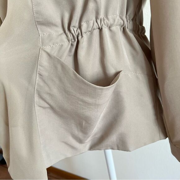 NWT Chico’s jacket soft mix safari crepe lapel size 0 (small 4) tan waist tie - Picture 3 of 12